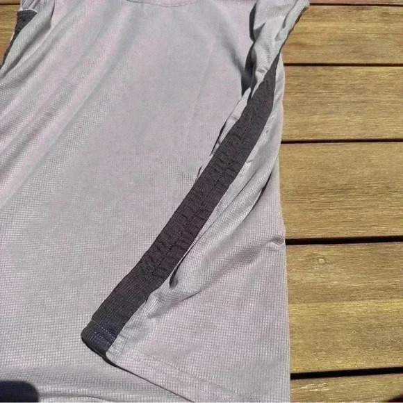 🎆 Fabletics purple tank top large lightweight gorpcore workout athletic casual - Picture 7 of 12